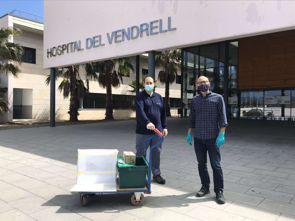 AMBITcluster's tweet photo. Contentos de ayudar al Colectivo de empresarios del mueble de la #Senia #CEMS en la difusión y distribución de las J-BOX. Cajas para protección durante intubaciones de enfermos #COVIDー19 diseñadas y fabricadas por voluntarios  @hjoan23 @HospitalReus @XarxaSantaTecla https://t.co/385TolgZ1A