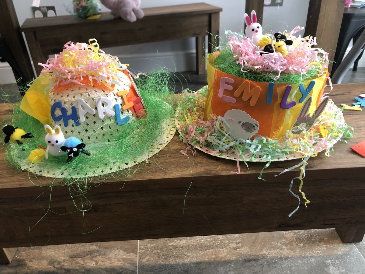 annatait_x's tweet photo. @Crookston_EYC Charlie &amp; Emily’s bonnets!! https://t.co/Unux0CfwnU