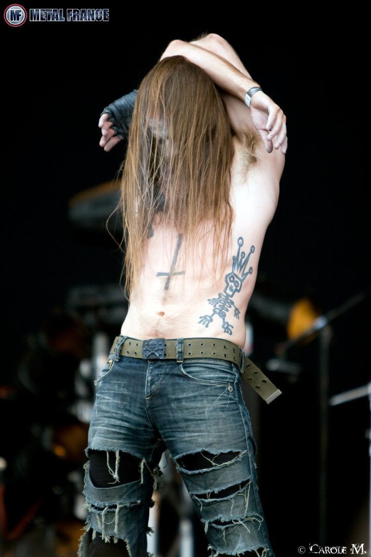 #79 Hoest (69 votos)  #metalboys100