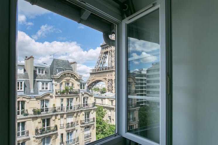 lepetitjournal's tweet photo. Inscrivez-vous gratuitement pour participer au premier webinar animé par https://t.co/qQe6kXihX1 avec Florent Vaudelin de la société @myexpat, ce vendredi 17 avril à 14h (heure de Paris) sur le thème : quelle évolution pour l’immobilier après la pandémie ? https://t.co/JVuCbsHaIm https://t.co/PQwZzb7IU1