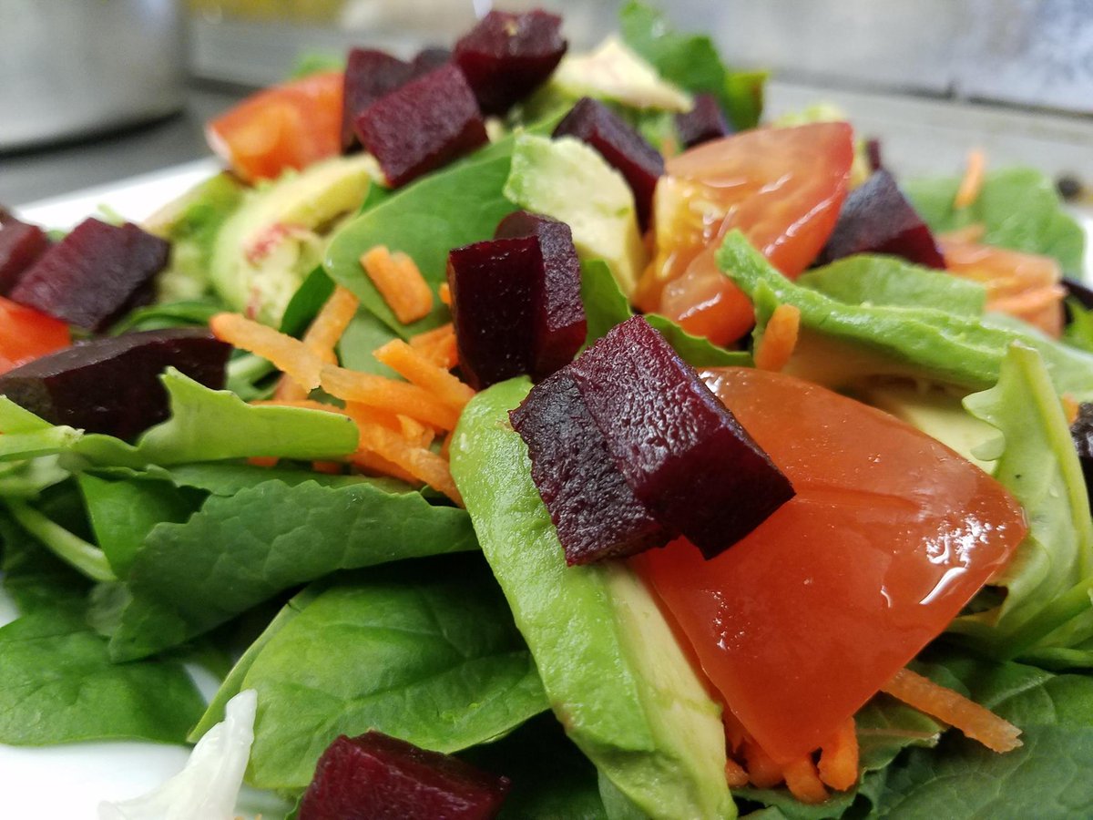 YoungsRestrnt's tweet photo. Just wait until you see how our greenhouse is growing!

We're looking forward to creating salads like this again :)

#eatatyoungs #salad #veggies https://t.co/QWJF6eMQMJ