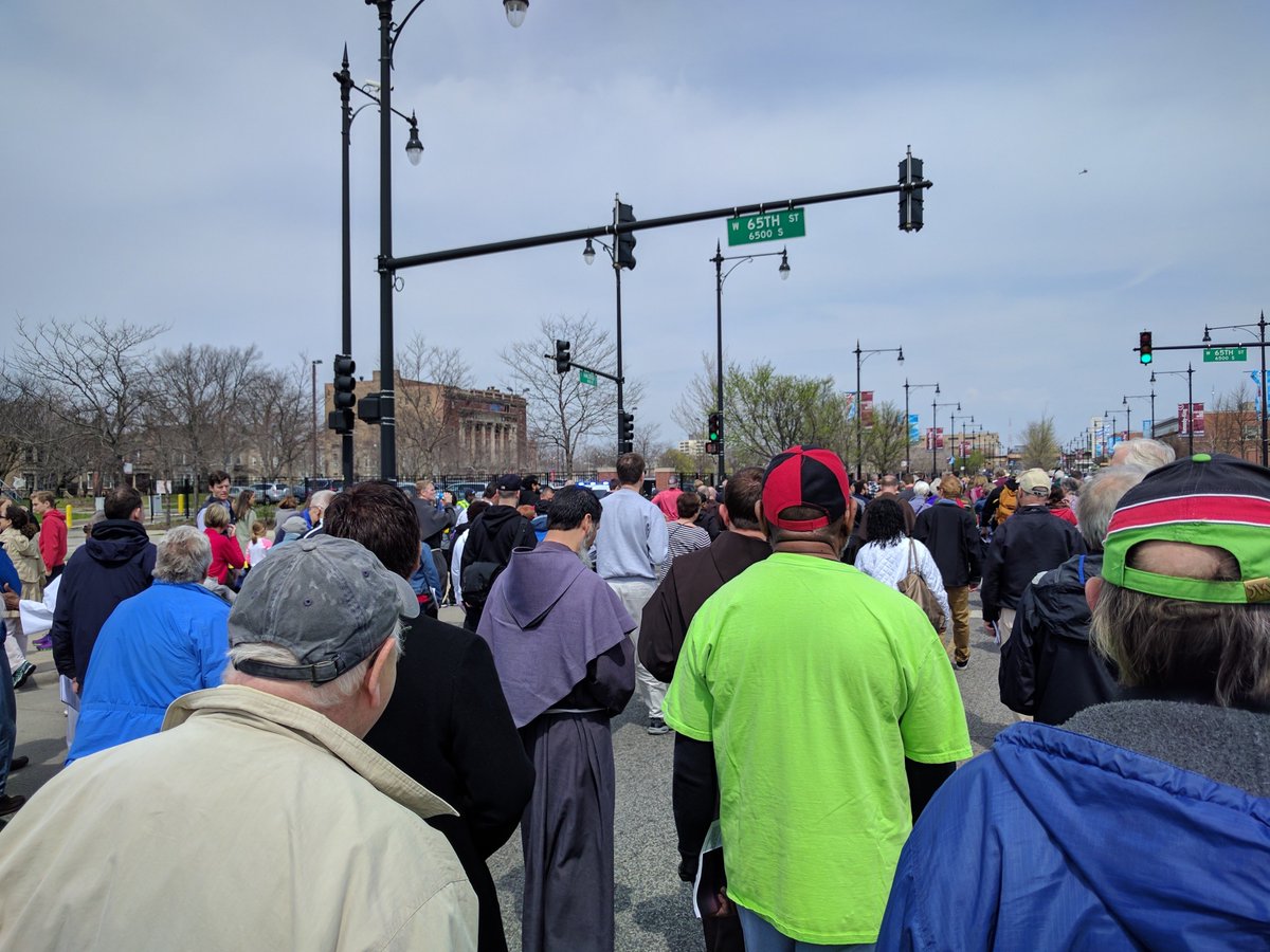 The peace walk marched a half-mile up Halsted to 63rd. This was once a major commercial drag, lined with 2- and 3-story stores & apartment buildings.