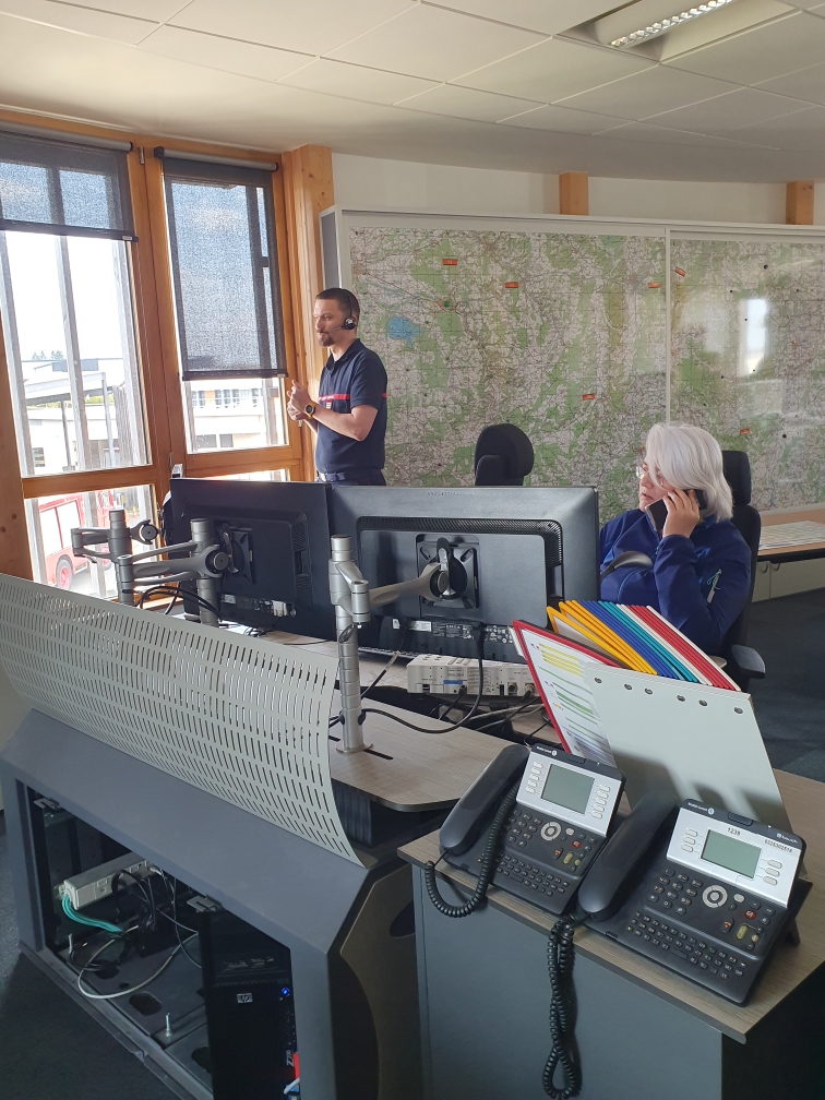 SDIS - SAMU : les équipes de l’avant face au COVID
en Haute-Marne : une innovation partenariale entre le #SAMU et le #SDIS

Retrouvez le communiqué commun SAMU-SDIS 
⬇️⬇️⬇️