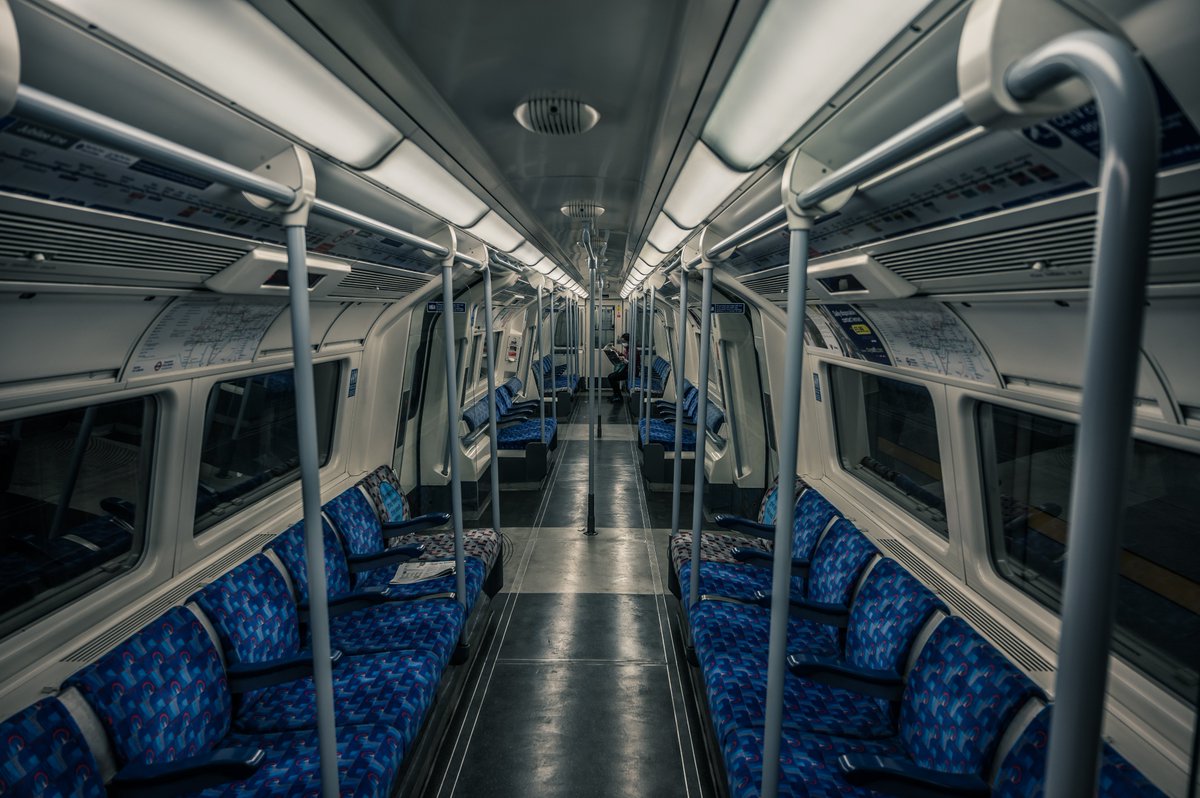 [THREAD]  #PictureOfTheDay 10th April 2020: Nearly Empty Carriage  https://sw1a0aa.pics/2020/04/10/nearly-empty-carriage/