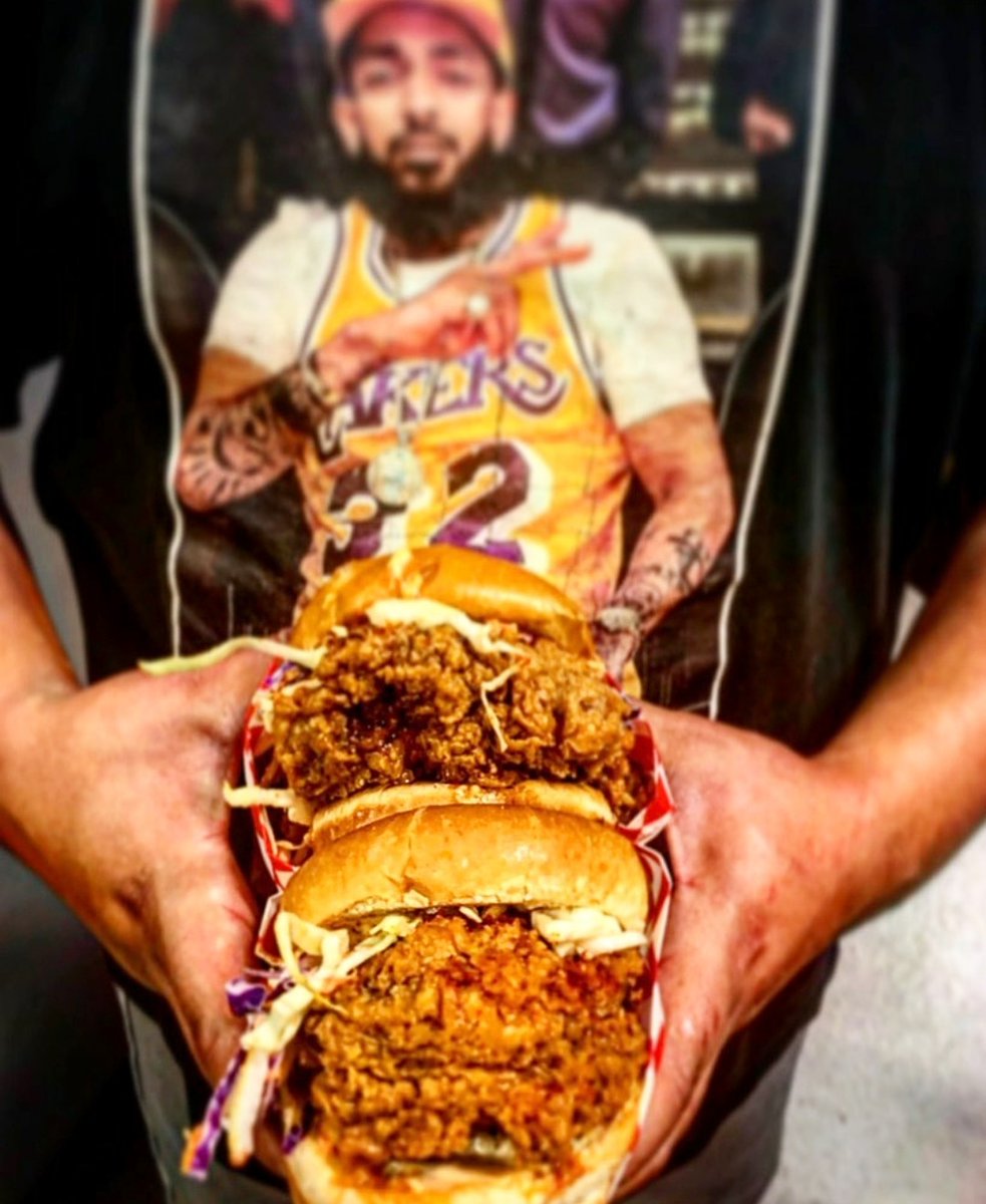 Sassybird_AV's tweet image. 🚨🚨🚨🚨 We plan on doing in house deliveries only as well as working with delivery apps. All of Lancaster and Palmdale will now be covered!! Our plan is to start on Tuesday. Retweet and we will choose 2 followers for a FREE delivery. #sassybird #isback #nocontactdelivery