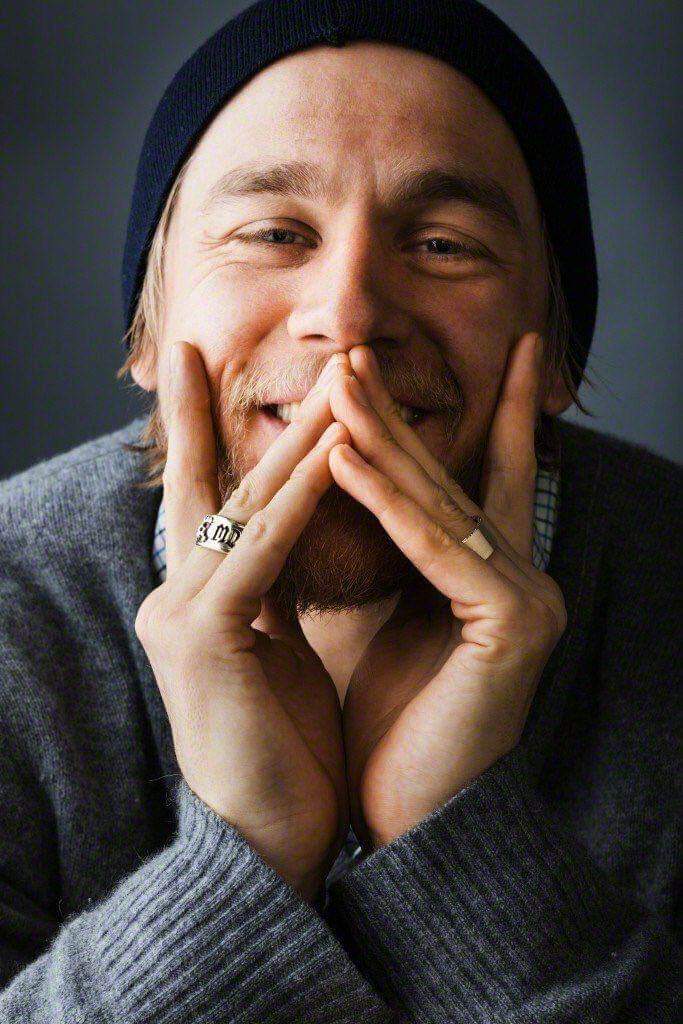 Happy birthday Charlie Hunnam       