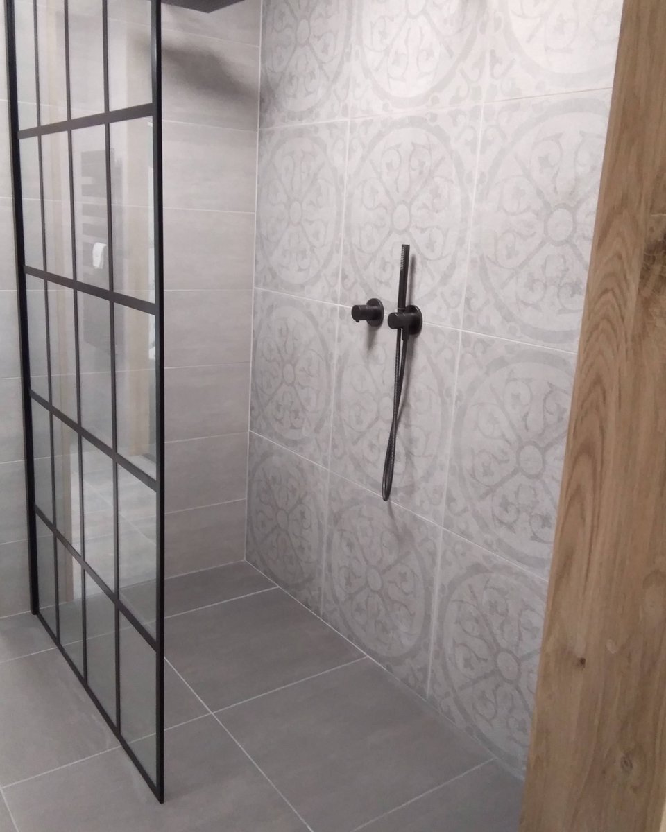 Not a #bath person? 🛀
Don't worry DNA Bathrooms offer a wide range of #shower options 🚿