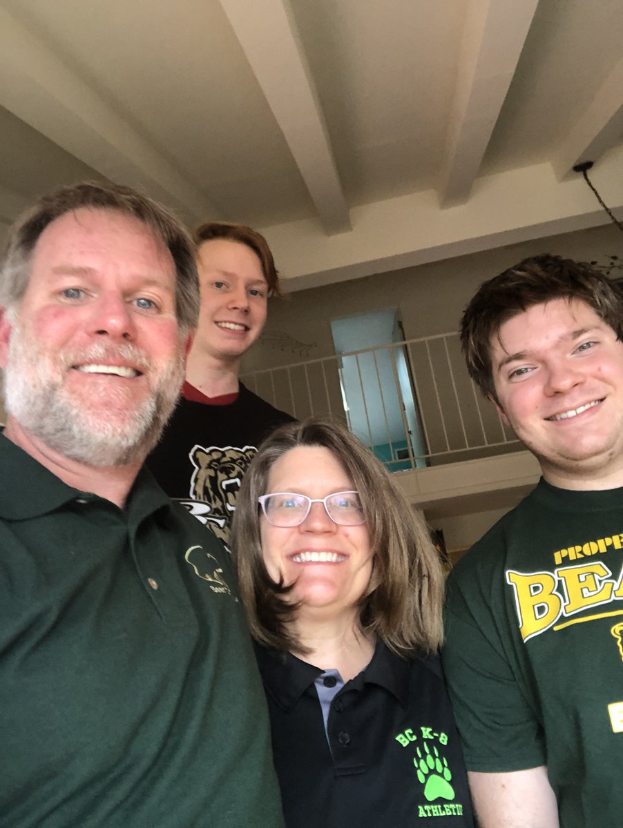 BCK8Bears's tweet image. The Kingsbury Family showing off their BCK8 School Spirit!  GO BEARS!!#bck8bears @BCK8Bears