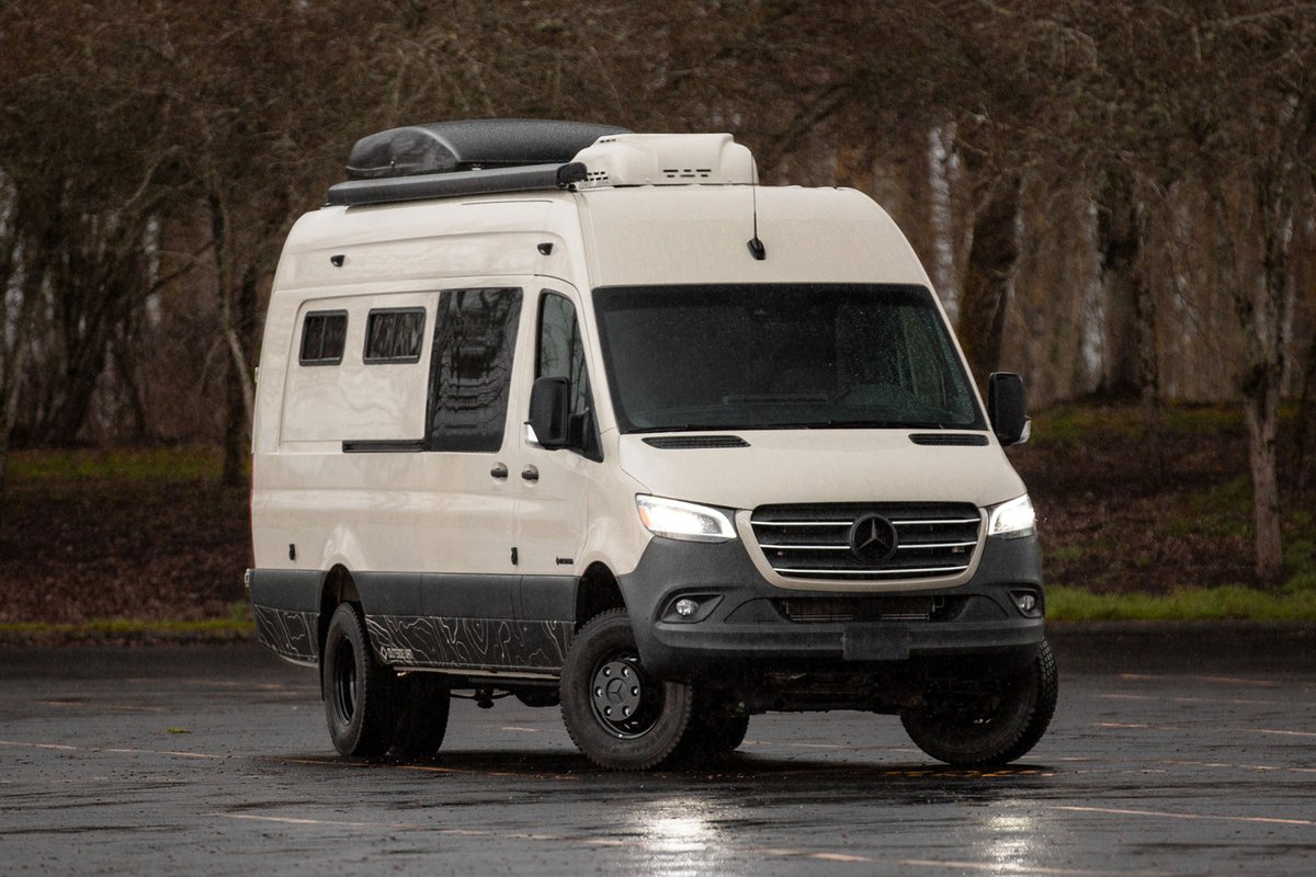 Outsidevan's tweet photo. Cloud Cap is our latest custom built vehicle to be released into the world. Built in a 2019 4WD Mercedes-Benz Sprinter 170 EXT dually chassis, this van seats and sleeps 4 with a functional layout, a lithium ion power system, and much more.
https://t.co/DAL9pjBx6d
#outsidevan https://t.co/uYSlMYtebP