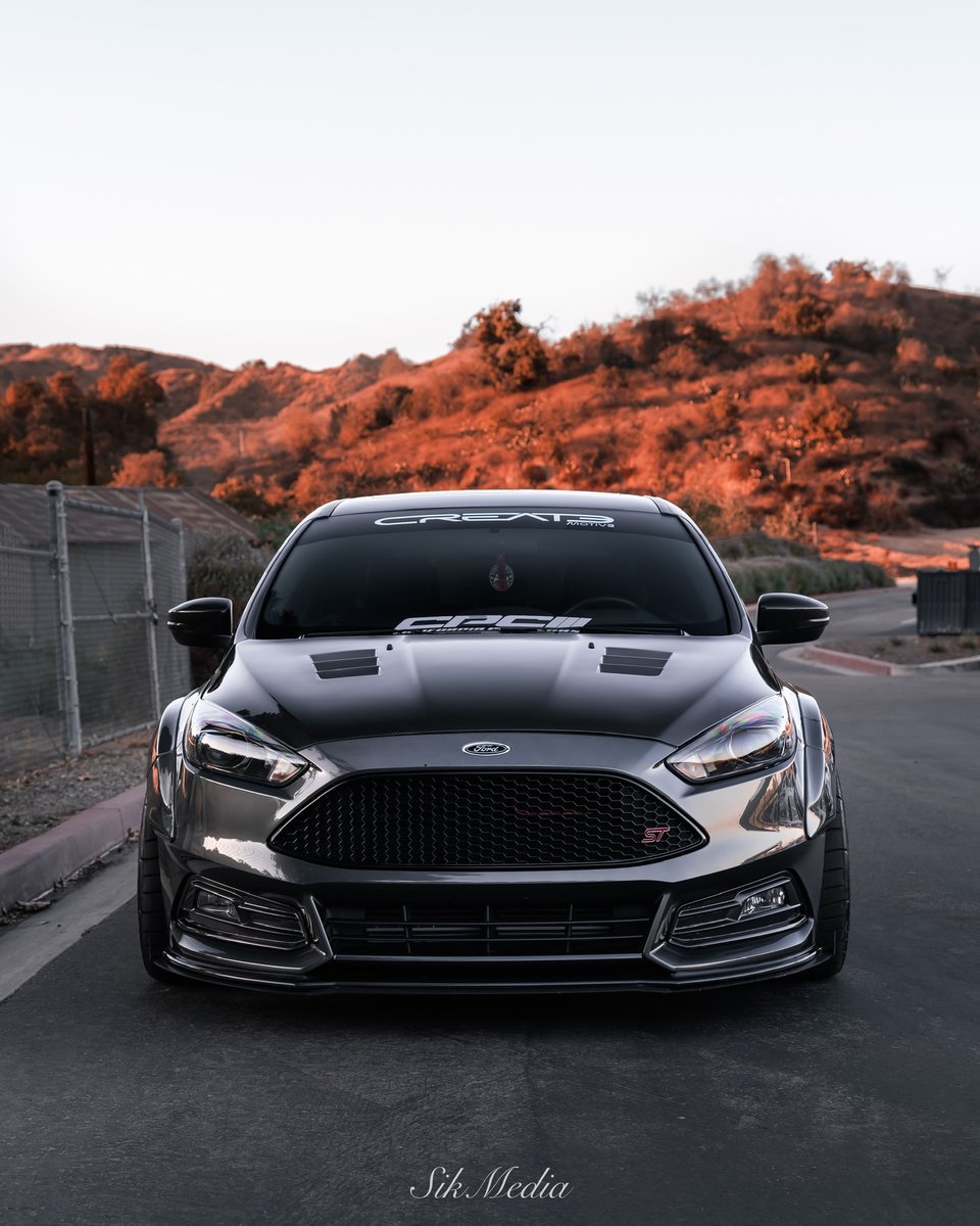 CalPonyCars's tweet photo. #frontendfridays 
#classicmustangs #latemodelmustangs #MK3focus 
Let's see some #f150 #truckinaround#mobbingstreettrucks#worldwidestreettrucks#Streettrucklifestyle
shout to: insta: #1clean_st
 #focusrs
 #focus
#americanmuscle 
#musclecar
 #classicmustang
 #latemodelmustangs https://t.co/NthqKCQDJ6