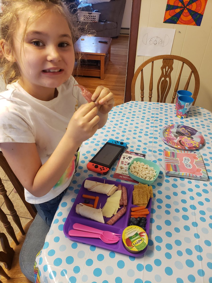 danielle_devin2's tweet photo. we may have missed gym this morning but we certainly got outside! now taking a break from school for some lunch, excited to watch trolls later! https://t.co/kb4JUpBPmF