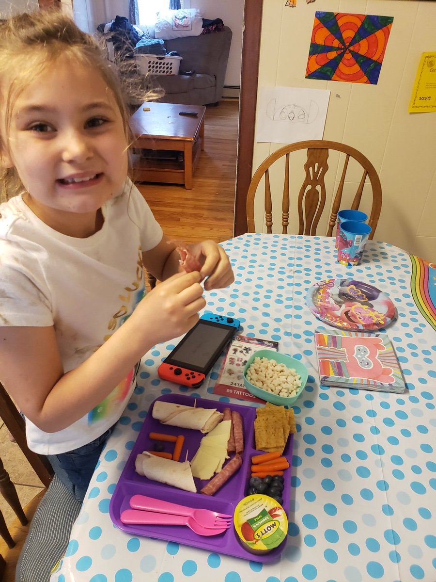 danielle_devin2's tweet photo. we may have missed gym this morning but we certainly got outside! now taking a break from school for some lunch, excited to watch trolls later! https://t.co/kb4JUpBPmF