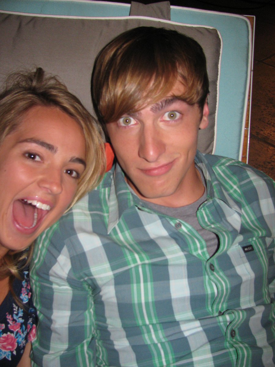 Kendall schmidt and katelyn tarver had two instagram live reunions this wee...