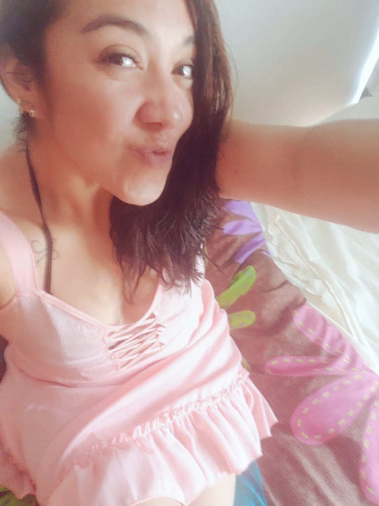 mokha29's tweet photo. No sé ustedes pero ya en el encierro aprovecho pa ponerme esa ropa que en día  normales nomas no se puede #aprovechandoelencierro #outfit #ViernesDeSeduccion #payaseando https://t.co/CokSuSX8CP