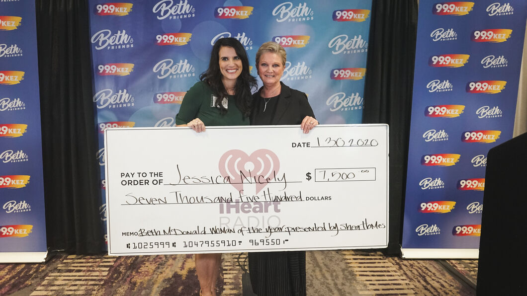 WingedHope1's tweet photo. Our founder and CEO was so excited and humbled to receive this honor just a couple months ago. This month, Winged Hope payed over $12,000 in therapy bills for victims of violence. The money from this award is what made it possible for us to pay those bills.#WingedHope #HopeHeals https://t.co/lKS4dP9gwQ
