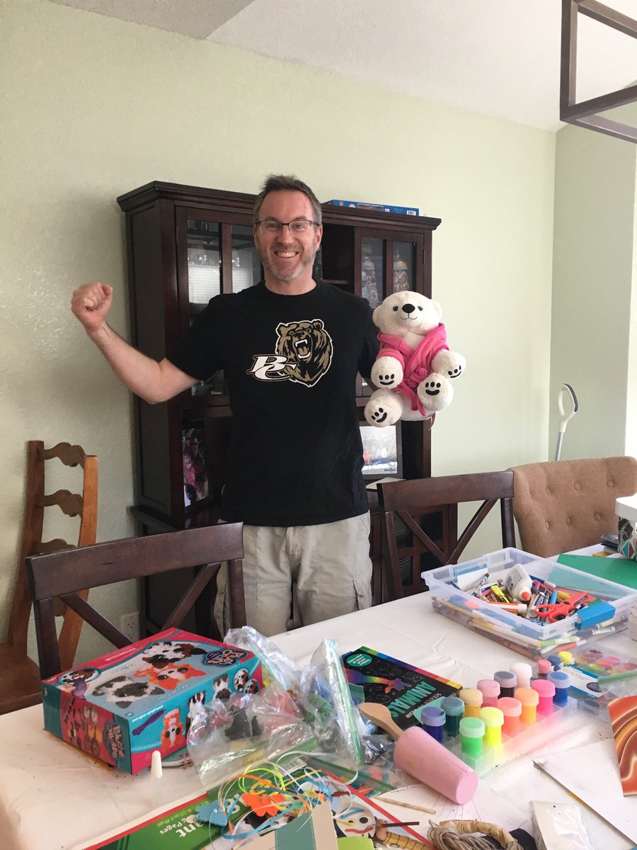 BCK8Bears's tweet image. Mr. Lindsey with “sunshine” showing off Bear spirit!  #bck8bears