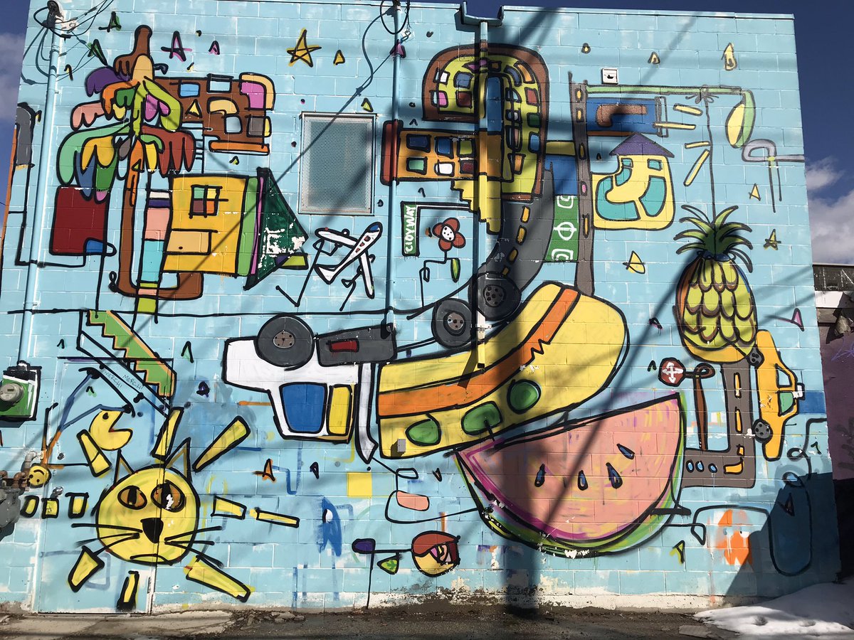 #muralsofinstagram #broadwaysaskatoon #saskatooning #walltraveled #ihavethisthingwithcolor #ihavethisthingwithwalls ❤️🧡💛
