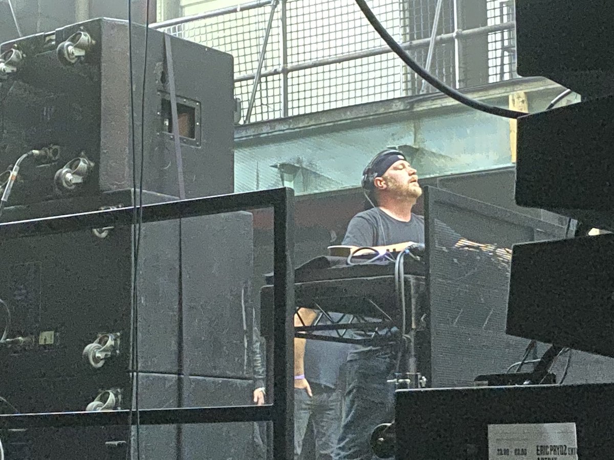 RokoBelfast's tweet photo. Post your best Printworks photos for the master ⁦@ericprydz⁩ 🙌 #EricPrydz #EPICRadio #BeatsOne https://t.co/UpZJ0dNUgH