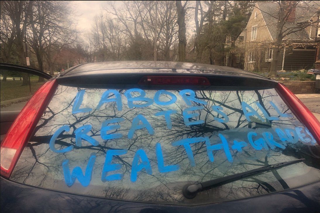 HuronValleyDSA's tweet photo. Car protest vibes #GEOCarRally #ContractThatWorks #WeLoveWorkers #LaborCreatesAllWealthAndGrades https://t.co/3CP1cplHOH