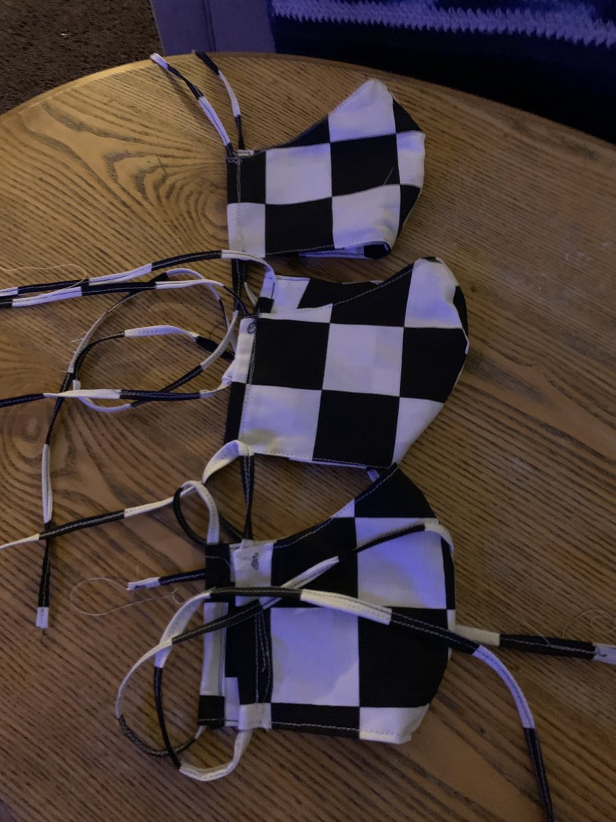DeborahRoger14's tweet photo. Making masks for who ever needs them. Over 70 made so far. Waiting for more supplies https://t.co/40LHLRamaH