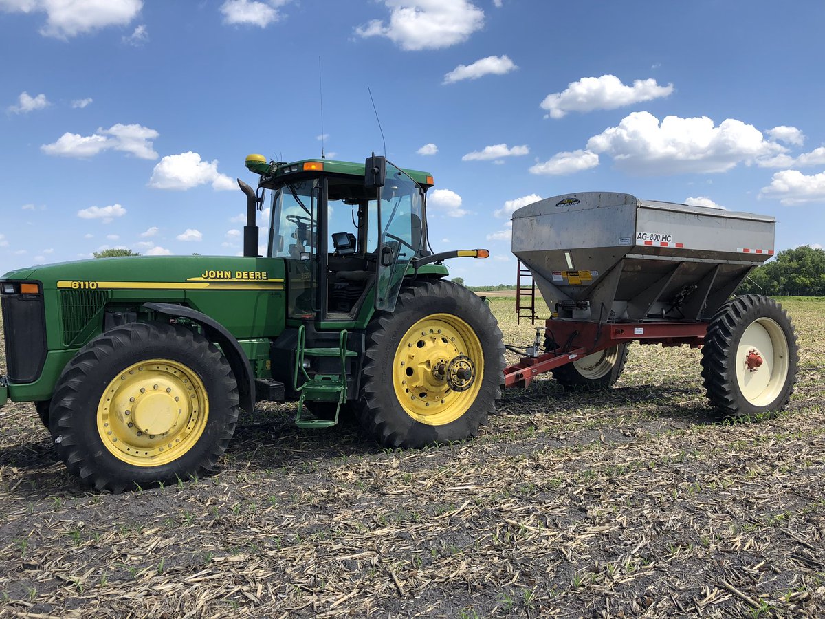 BuckentinChris's tweet photo. @KochAgServices @Jeff_Vap Last year, but urea treated w/ #agrotain ! https://t.co/fJhQt16UnB
