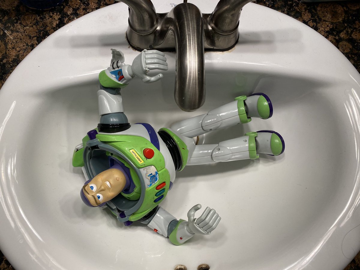 schiekapedia's tweet photo. Finally found out whoโs been drinking all my #vodka.
#buzzlightyear #ToDrunkfinityAndBeyond #astroholic #drunkpic https://t.co/bx7iIK71eK