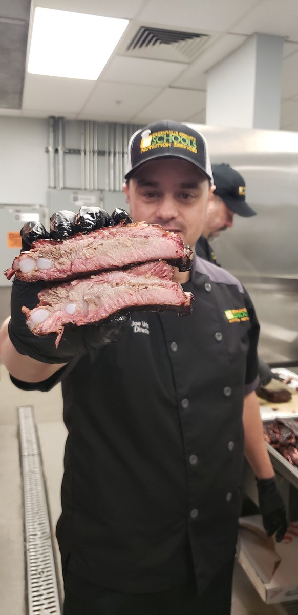 SchoolFoodRocks's tweet photo. One month ago I thought I was a game changer and making a huge difference in the lives of students by serving legit in house smoke ribs to students for school lunch..... https://t.co/mDa8CySWbS