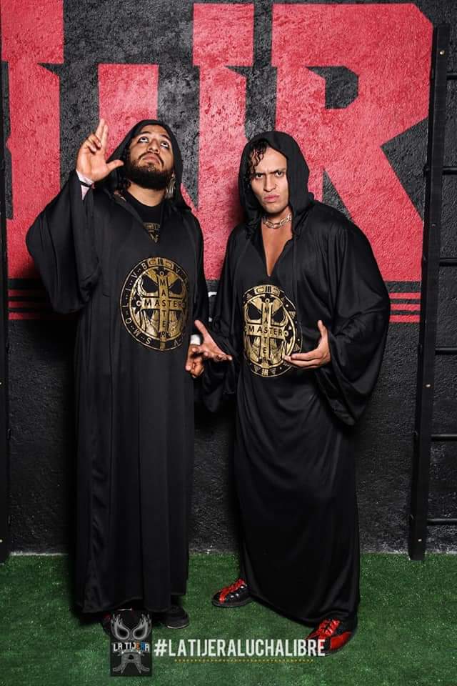 LaTijeraLucha's tweet photo. #HijodelPirataMorgan & @ChachoMxn13, herederos de dos grandes ídolos y profesores de la lucha libre mexicana; jóvenes con una carrera profesional digna y respetada, ellos dos forman los #MasterJuniors.
#latijeraluchalibre #FelizViernesATodos https://t.co/5alwIwLk6Y