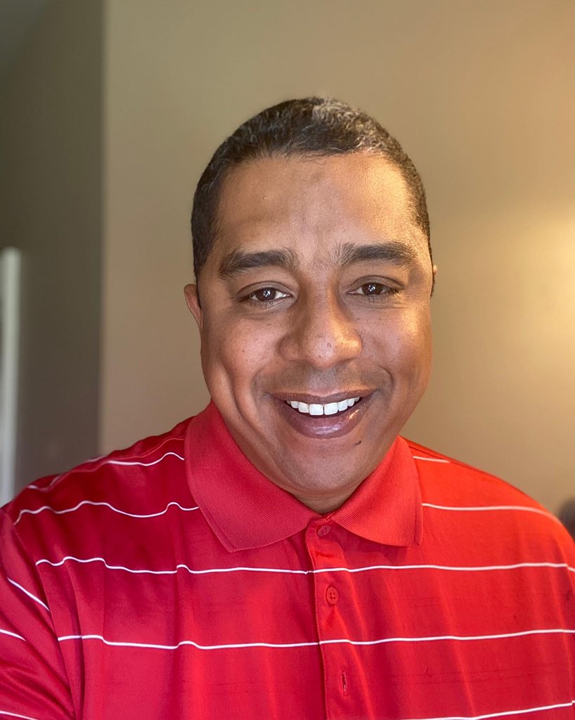 JayRoberson_10's tweet photo. THE STRUGGLE IS REAL!
Just got my Easter ๐ฃ 2020 haircut from my in-house barber & wife @toptencheer!This took much prayer & trust! ๐๐ฝ Niva did an amazing job for her 1st haircut!#Essentials #GroomingonGoodFriday #GetitDone #BarberShopClosed #GreyLooksGood #StayHomeSaveLives https://t.co/t0SvYqh0UM