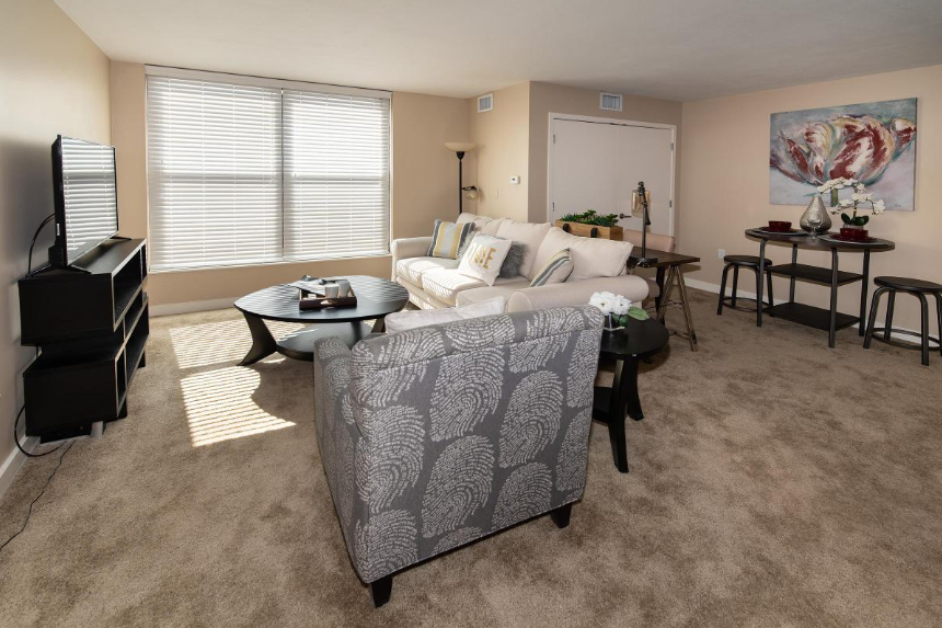 WalnutTower_KC's tweet photo. Open those big windows and fill your home with the wonderful glow of natural light! https://t.co/VncCGWhLDe https://t.co/ch9T1CuzqD