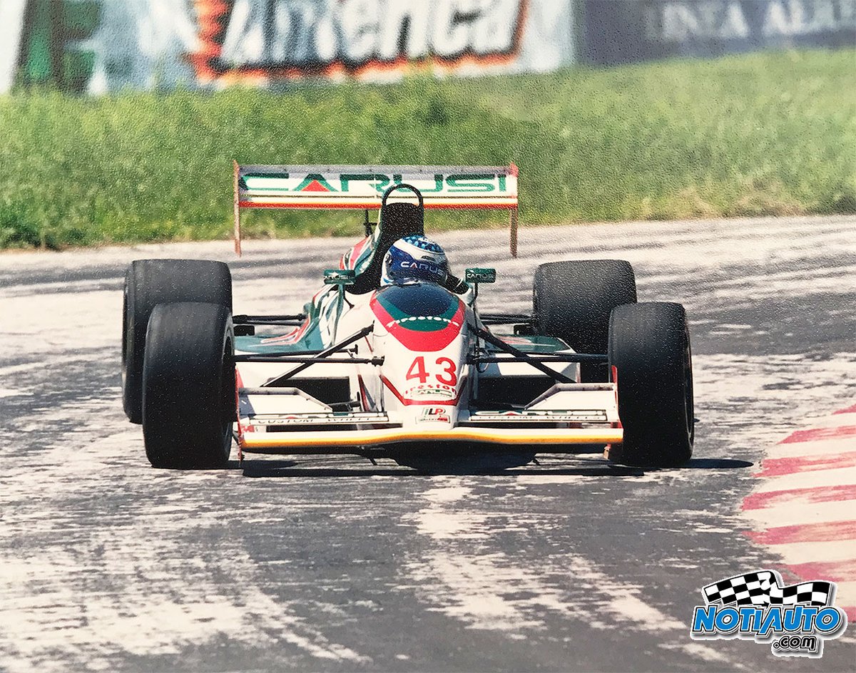 OLDIESMEX - Waldemar Coronas en la ILP Fórmula de las Américas con el equipo Carusi en el circuito Super Jarocoho de Veracruz en 1999

#notiauto #notiauto_oldiesmex #ilp #veracruz