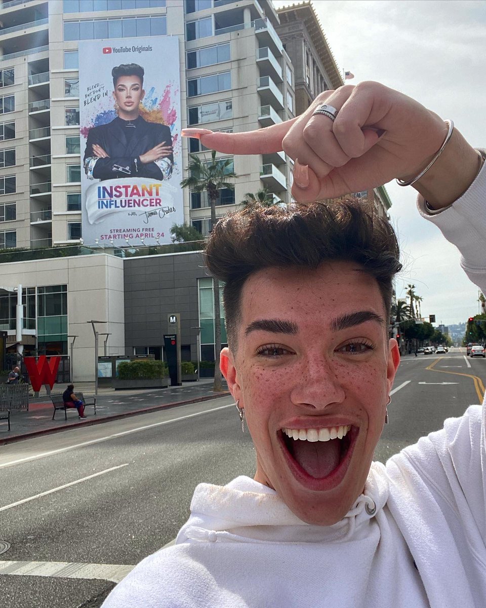 jamescharles's tweet photo. MOM I’M ON A BILLBOARD 😭🙏🏻 my new show #instantinfluencer starts streaming two weeks from today!!! 🎨💞 https://t.co/ySND97DcEP