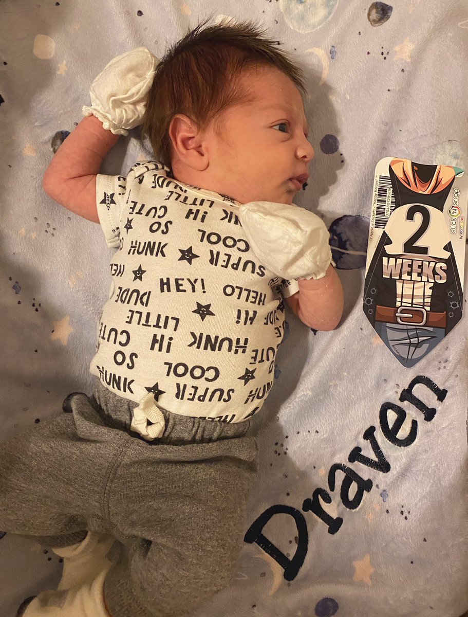 raaeee916's tweet photo. Excuse his face, he was mad his dad put him down 😂 #2Weeks #MyCrow https://t.co/NBdxTjUBcm