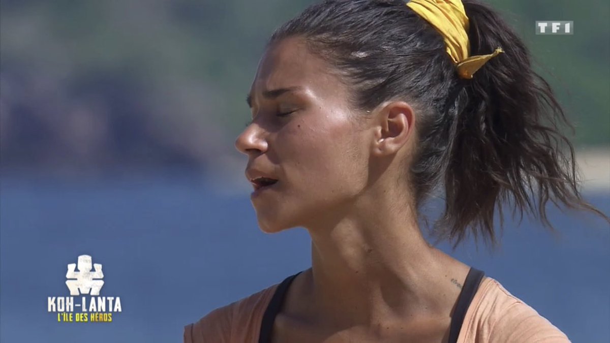 LeThomasOFF's tweet photo. Meuf, si tu n’es pas contente, il fallait bien viser. #KohLanta https://t.co/NduINDg3NG