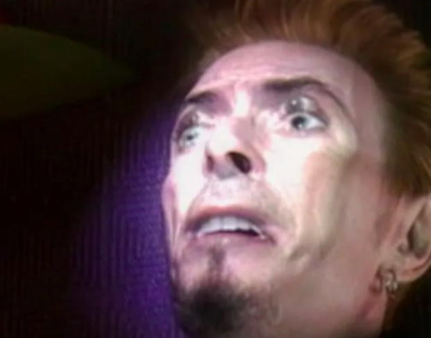 ExaFM's tweet photo. #ExaTrends Finalmente se ha publicado el video #Repetition97  😱 de #DavidBowie, se trata de material de los ensayos para #EarthlingTour en 1997. 
📷 YouTube https://t.co/8977OJCgmJ