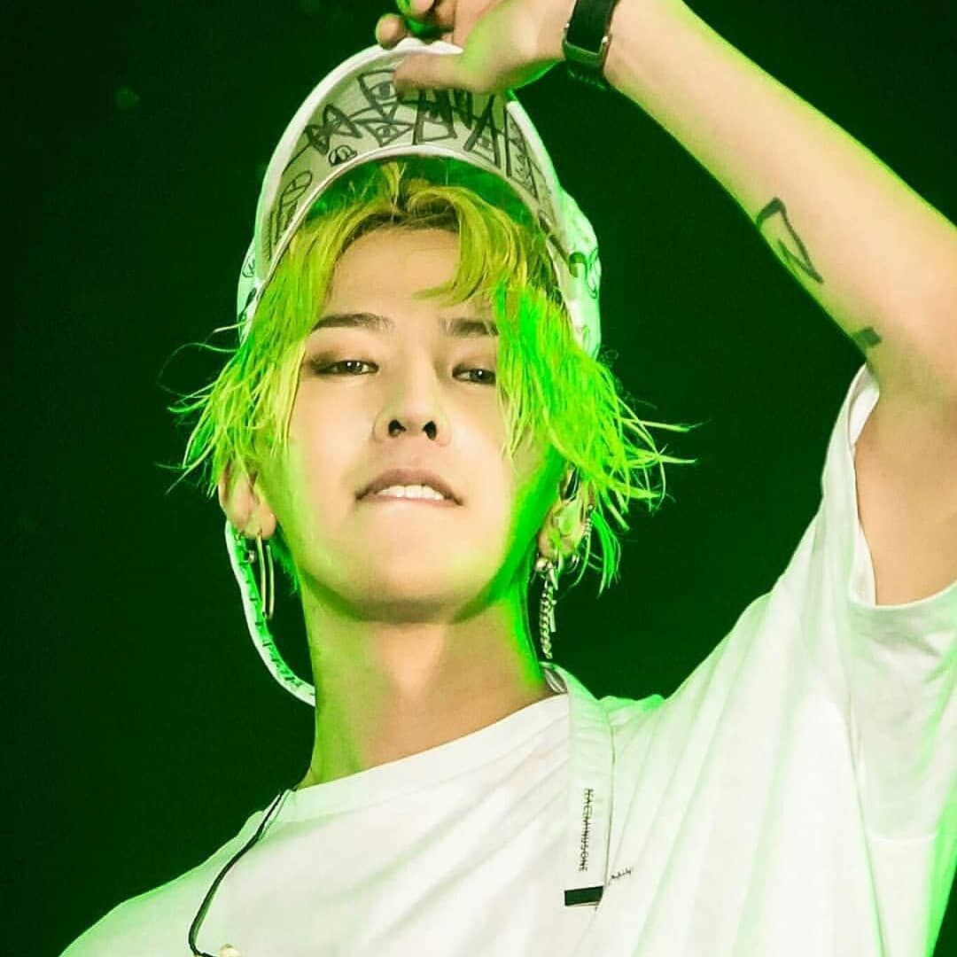 G-Dragon as ButterfliesBecause in 2020 we gonna FLY 
