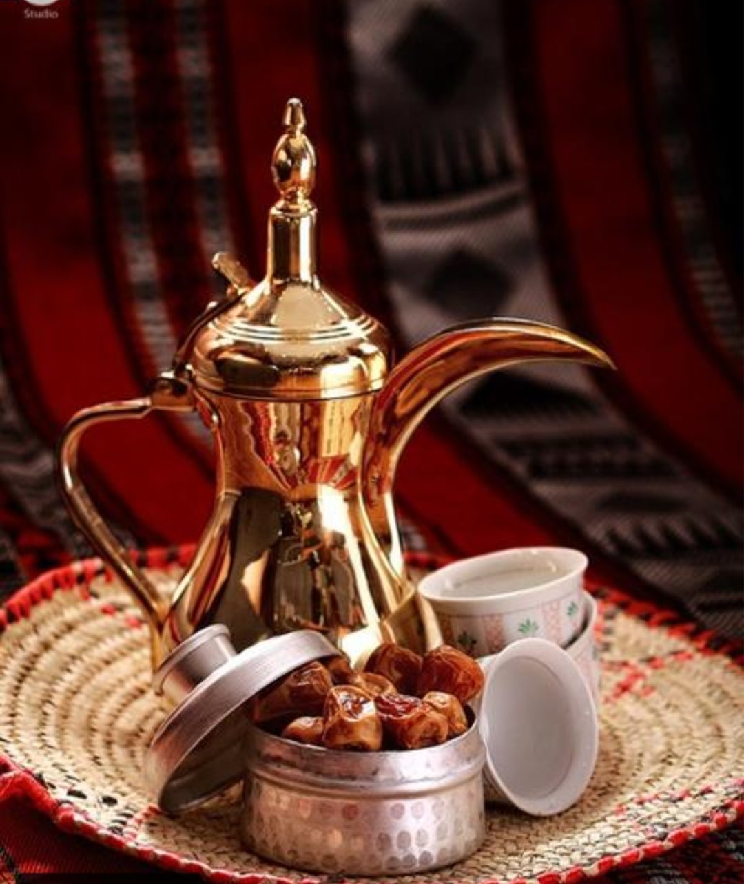 تويتر نهى الفيصل على تويتر نفسيتك تحتاج الي التخييم في البر ومع دله قهوه وتمر كذا نصير عال العال Https T Co I2ioynbhxi