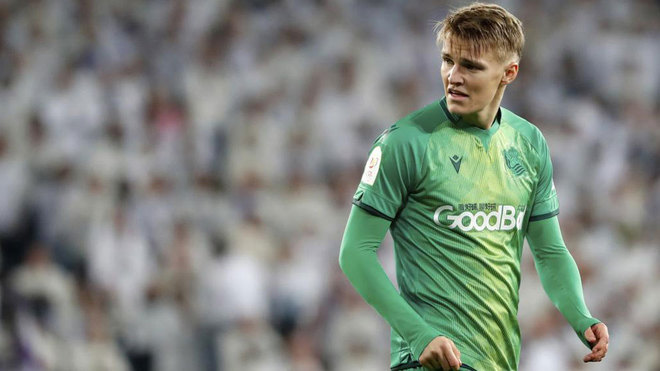 Madrid_FRA's tweet photo. 💬 #Slutski (coach d'Odegaard au Vitesse)

"Je suis sûr que Martin est prêt à jouer au Real Madrid. Il est capable de se battre pour sa place dans n'importe quel club du monde. Si le Real Madrid lui donne sa chance il finira par avoir sa place dans le 11 de départ." @EFEdeportes https://t.co/qxmOM3cgKo