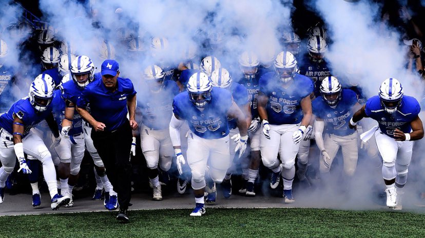 Gannon_Gragert's tweet photo. I am truly honored to receive my first Division 1 offer from the Air Force Academy after an amazing talk with @CoachAlexMeans https://t.co/7fQm74Yr1I