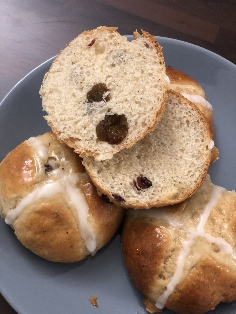 Dushyant_Java's tweet photo. Eggless Hot-Cross Buns https://t.co/vFto8HZ6fs https://t.co/lvMjr0aIEd