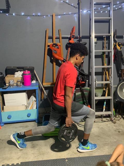 BartonBobcats's tweet photo. 6th Grade Pre Athletics and Athletic classes finding a way to put work in through this time. Great job #TrustTheProcess #OutWorkEveryone #BurnTheBoats
@LesGoad @CoachPostert @CoachHolmG https://t.co/fAvDrcI6zm