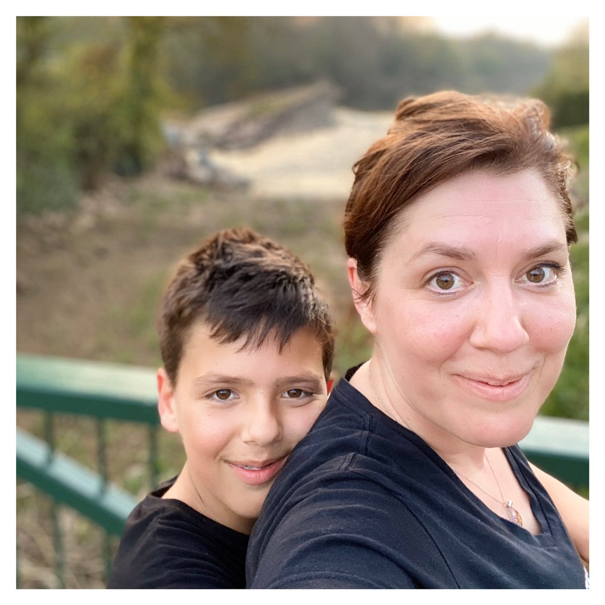 exploringexeter's tweet image. Found a different kind of bee on our sunset run tonight. The boy &amp;amp; I are doing couch to 5k. I’ve got to go something to prevent coming out the end of this 5 stone heavier &amp;amp; a raging alcoholic 😂😂

We are really enjoying the time we get together. 

#behappy #c25k #exploringexeter