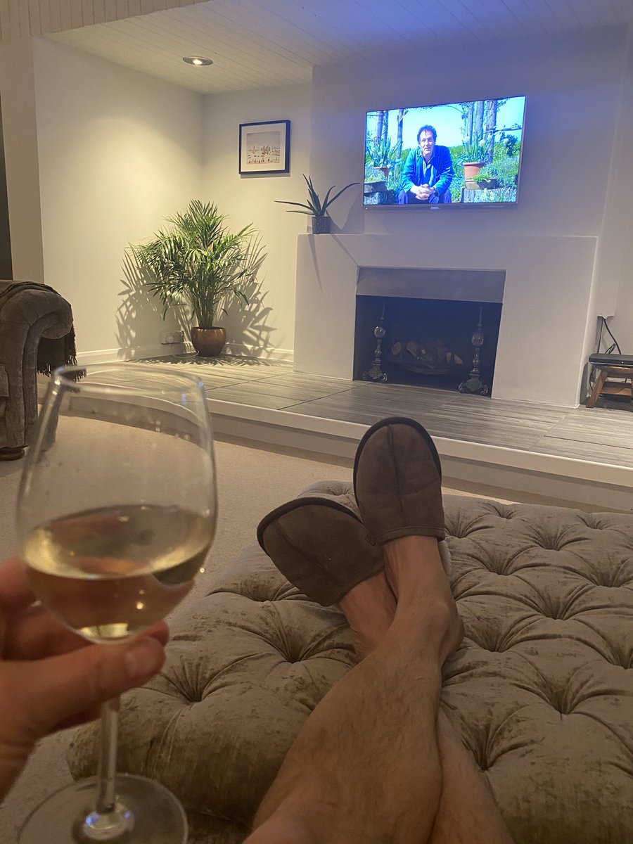 ProfJamesLogan's tweet photo. Im not sure how I can trump the toilet pic! Where do I go from there? Best I can do is watching Gardner’s World. It’s how I roll on a Friday night! Cheers 🍷 #slipperchallenge https://t.co/umHGf0lAEt