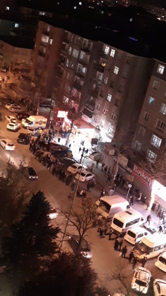 Şimdi anladınız mı Cumhurbaşkanımızın neden Sokağa çıkma yasağını  mümkün olduğunca geciktirdiğini! Bu millet 2 gün için bu hâle düştü toptan yasak gelseydi ne halt yicektik kim bilir? 

#SOKAĞACIKMAYASAĞI