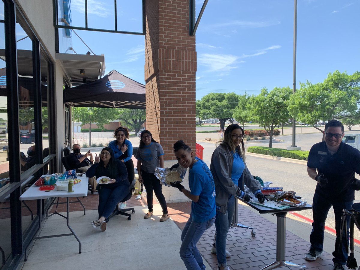 NorthWacoATT's tweet photo. Curbside + cookout on this gorgeous Good Friday 🙌🏽😋🤩 https://t.co/DeRdl4f8XZ