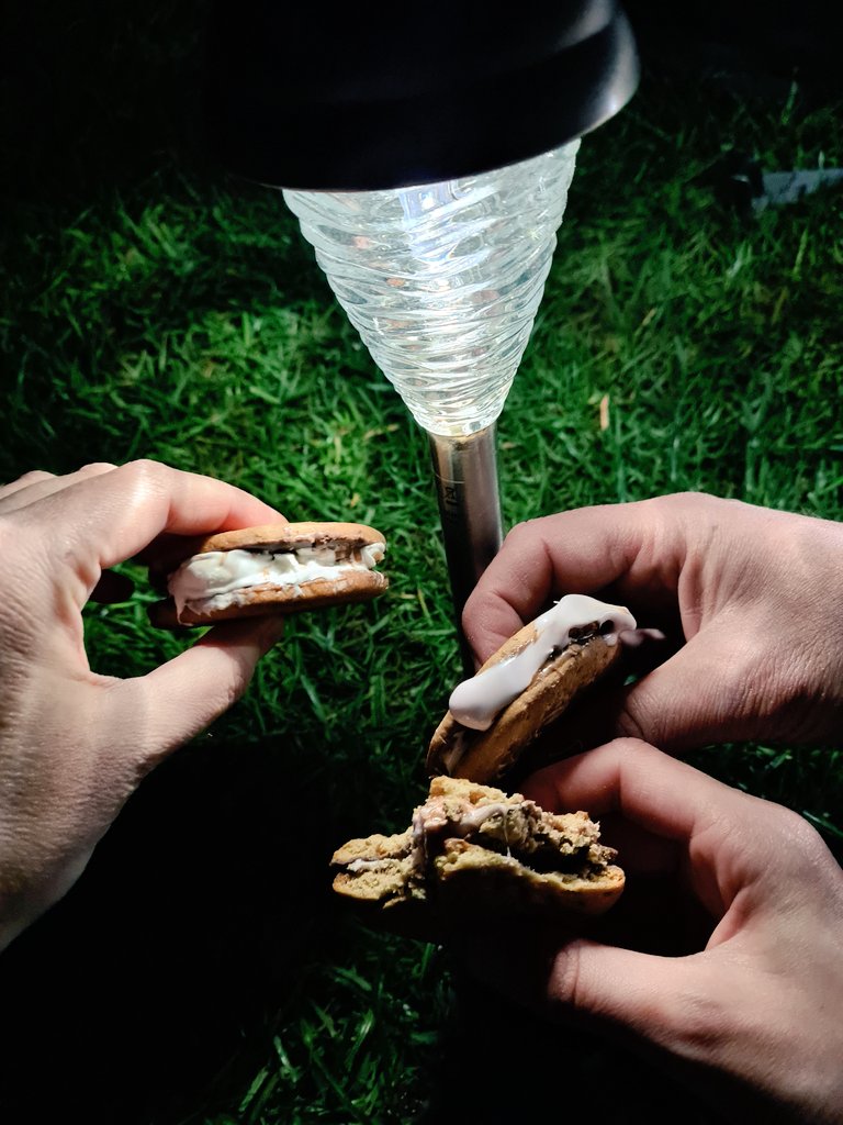 misswheezy1's tweet image. Tent up ⛺ in the back garden for our Easter weekend #CampingAtHome adventure!

We even had a little mini fire 🔥 for s'mores 🍫🍪

I've not been this relaxed and happy for a while... 😍

#outdoorbloggers