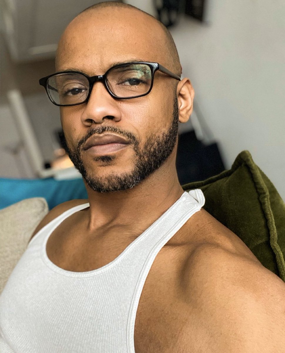 CoreyEmanuel's tweet image. Final chapter writing from the sofa. #phdlife #trynagraduate