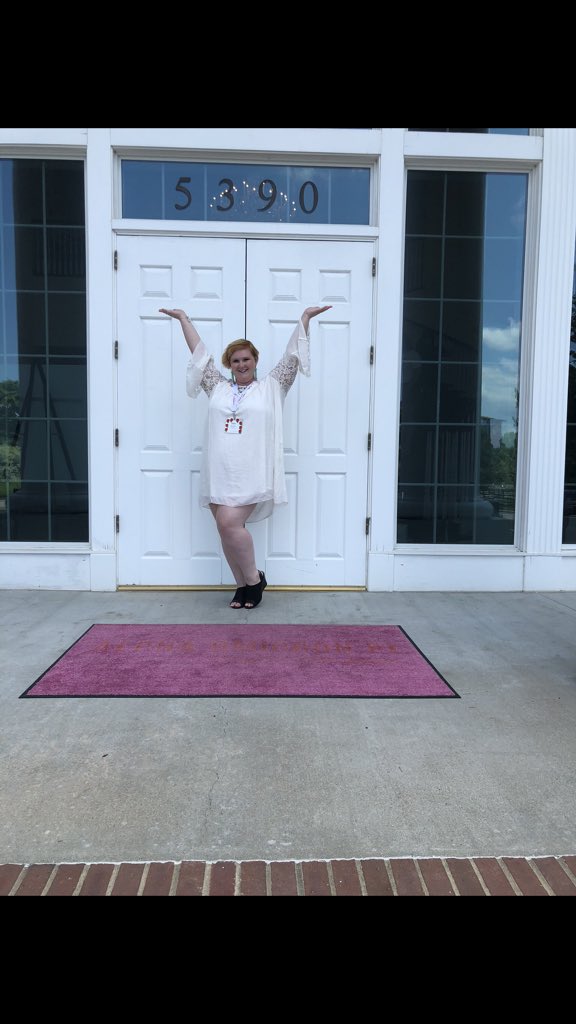 Morgantaymaley's tweet photo. My favorite memories have been getting to visit @alphaomicronpi HQ, getting to serve my chapter as VP recruitment twice, attending Convention and being able to see the new branding rolled out, and getting to be Yell Contest leader for my chapter❤️ #TarletonGreekWeek @TSUGreekLife https://t.co/ToPljKjRzH