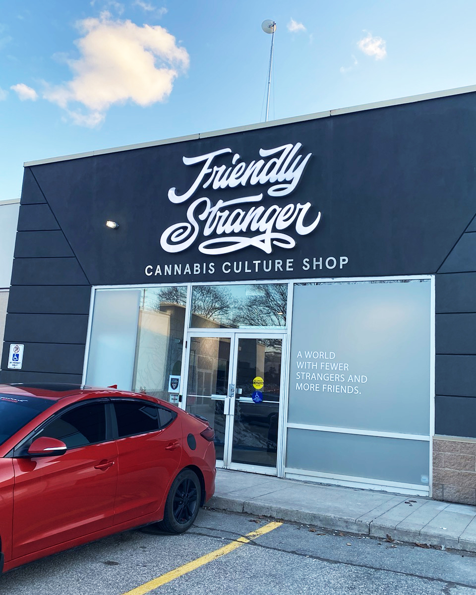 friendlystrnger's tweet photo. Friendly Strangers do it curbside. #FSLondon and #FSBurlington are open today and Sunday. We took an impromptu long weekend last week so weβre fresh and ready.
#goodfriday #cannabis #fridayfeels #FriendlyStranger # curbside #flattenthecurve https://t.co/ZdoP5Ha1sA