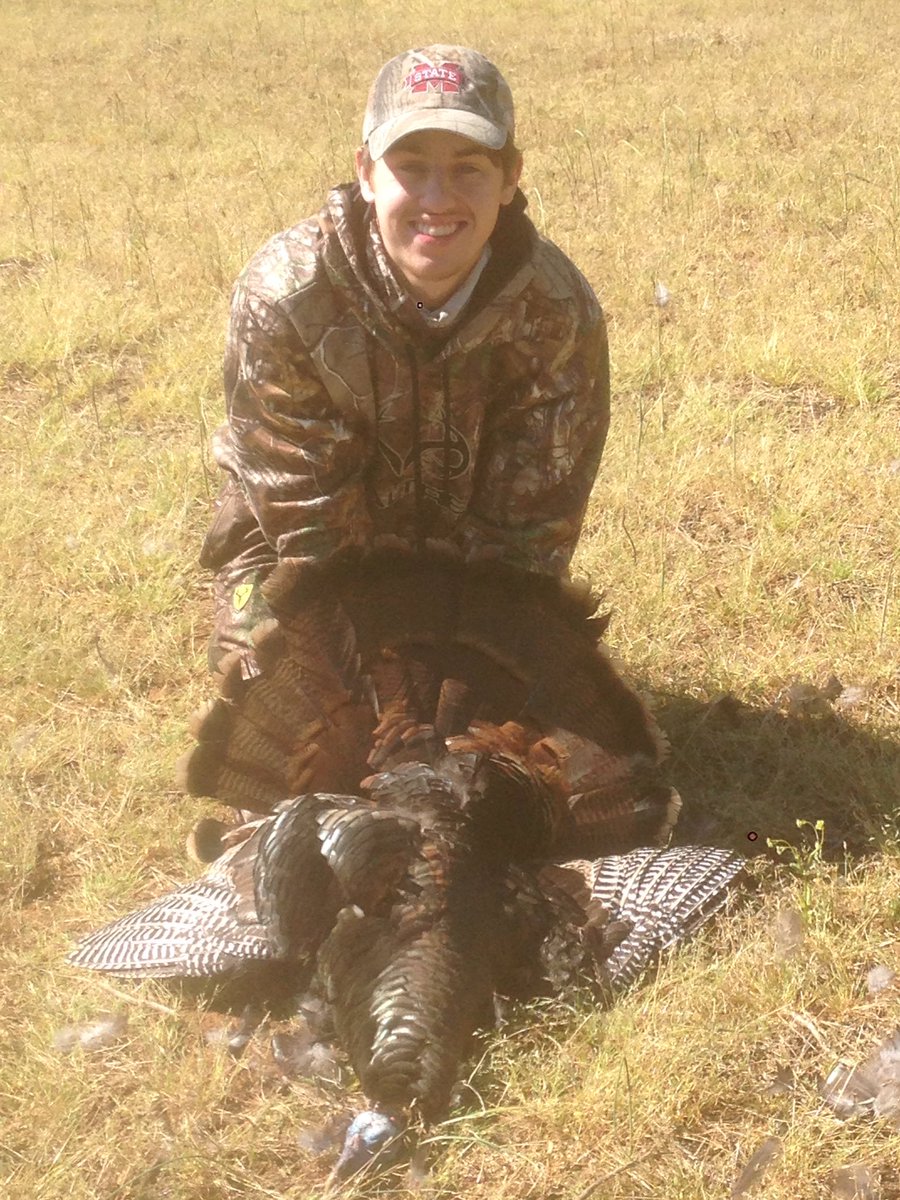 cookj18's tweet photo. Had a great morning with Jackson #pineviewfarms #turkeyflop video to follow used the Turkey Reaper https://t.co/IXMqHnBwUv